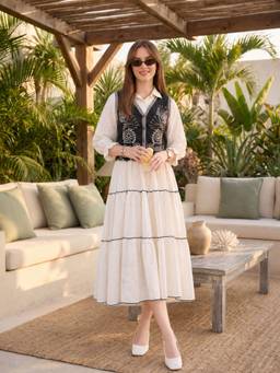 ZUMMER - Midi Dress With Jacket Cream
