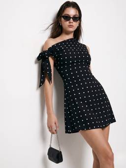 Outzidr - Black One Shoulder Polka Dotted Dress
