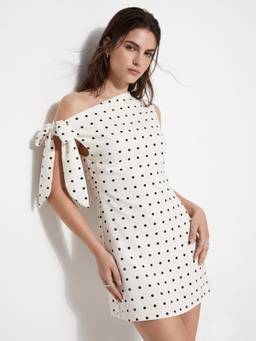 Outzidr - White One Shoulder Polka Dotted Dress