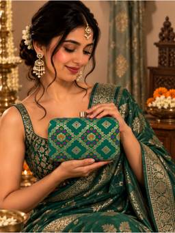 THE TAN CLAN - Mahi Light Green Box Clutch