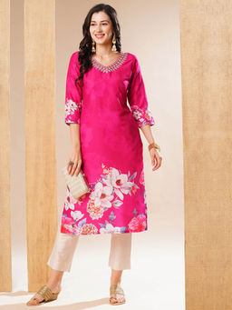 Globus - Women Pink Embroidered V-Neck & Allover Floral Printed Straight Kurta
