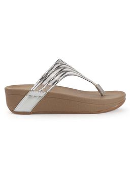 D'Shoe Lounge - Silver Flip Flops With Crystal Detail