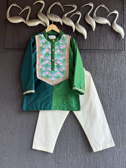 The Little Tales - Colorblock Green Printed Kurta And Pyjama