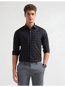 Arrow - Men Black Full Sleeves Checks Shirt