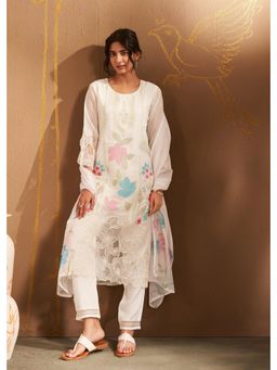 Autumnlane - White Bushra Angel Embroidered Kurta with Pant and Dupatta (Set of 3)