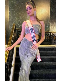 Nayaab by Sonia - Pristine Bolso Silver Clutched with Detached Handle