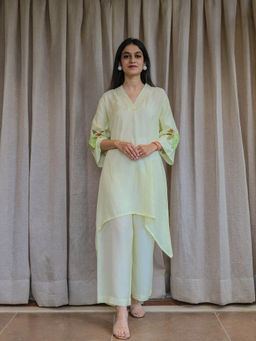 Tasveer India - Green Muslin Flower Patched Co-Ord (Set of 2)