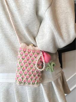 MISS MOSA BY AKANKSHA - Tulip Crochet Sling Bag Cream