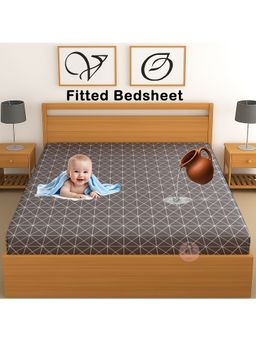 CHHAVI INDIA - Waterproof Geometric Microfiber Double Fitted Bedsheet - Dark Grey (DOUBLE)