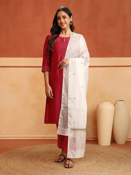 Fabindia - Off White Cotton Silk Blend Hand Embroidered Dupatta