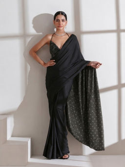 Swtantra - Black Solid Printed Pallu Saree