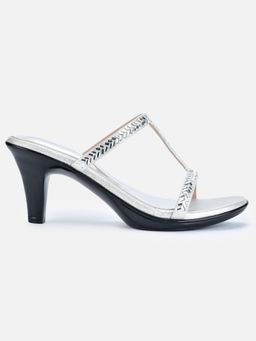 VALIOSAA - Silver Embellished Heels