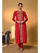 Red color option, Sold out, Currently selected