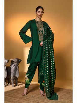 Masaba - Green Raw Silk Thread Work Kurta with Dhoti and Dupatta
