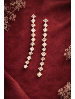 Qunic - Aurelia Drop White Earrings