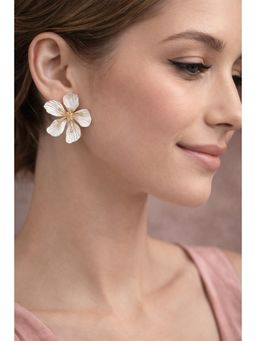 Qunic - Opaline Bloom Ivory Earrings
