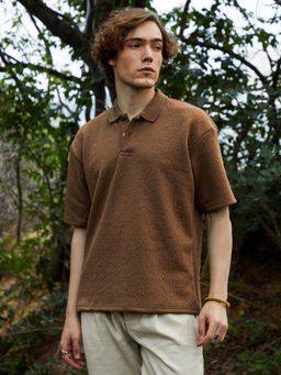 Campus Sutra - Men Chestnut Brown Ripple-Tactile Polo T-Shirt