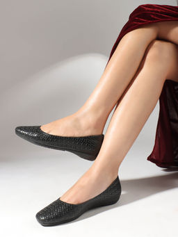 Carlton London - Women Square Toe Textured Black Ballerina