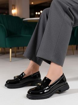 ELLE - Womens Moccasins with Chunky Lug Sole and Tassel Detail - Black