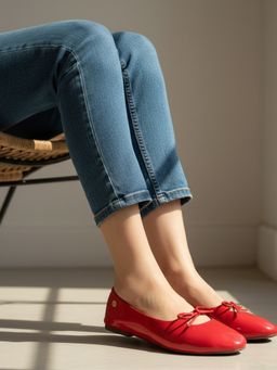 ELLE - Womens Classic Patent Round-Toe Slip-On Ballerina - Red