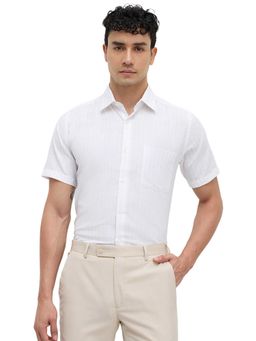 Park Avenue - Medium White Regular Fit Striped Shirt