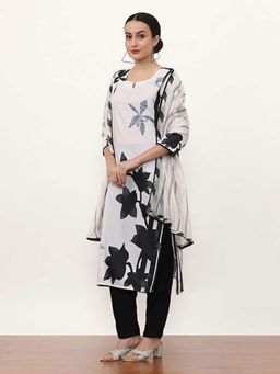 Lush Glam - Floral Round Neck Kurta With Pant & Dupatta