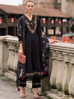 Lush Glam - Black V-Neck Kurta With Pant & Dupatta