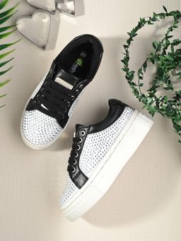 Fresh1947feet - White Black Dual Size Technology Casual Sneakers