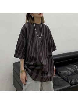 Outzidr - Black Animal Print Oversized T-Shirt