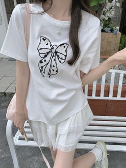 Outzidr - White Graphic Print T-Shirt