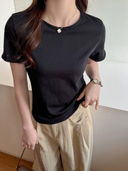 Outzidr - Black Round Neck Relaxed Fit T-Shirt