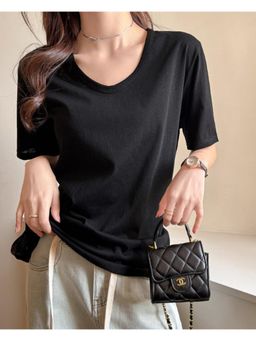 Outzidr - Black Relaxed Fit Solid T-Shirt