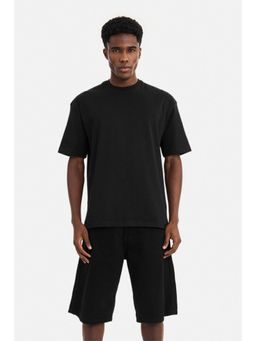 Snitch - Black Solid Half Sleeves Oversized Casual T-Shirt