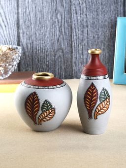 VarEesha - White Leaf Terracotta Vases Set of 2