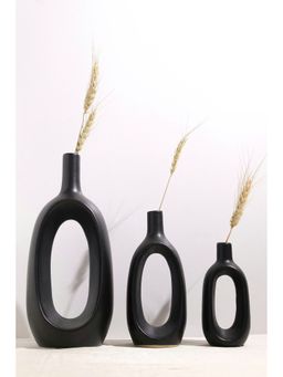 PUREZENTO - Keiko Vase In Color Black