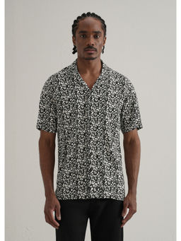 Banana Club - Achromatic Rosette Print Half Sleeve Shirt