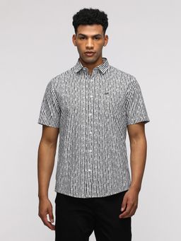 Crocodile - Half Sleeve White Striped Shirt for Casual Style