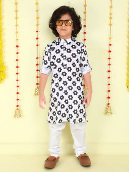 Mini Stitch - White Retro Floral Printed Kurta with Pyjama
