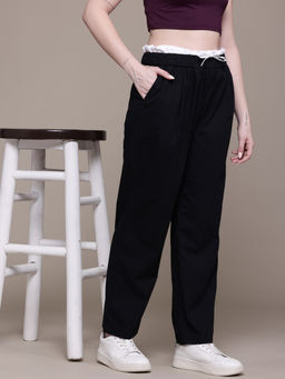 Popnetic - Women Solid Black Wide-Leg Trousers With Double Waistband