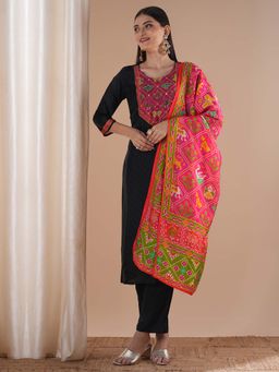 FASHOR - Black Printed Embroidered Straight Kurta With Pant And Dupatta (Set of 3)