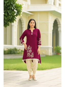 Autumnlane - Gaurisha Wine Daisy Floral Embroidered Kurta with Salwar