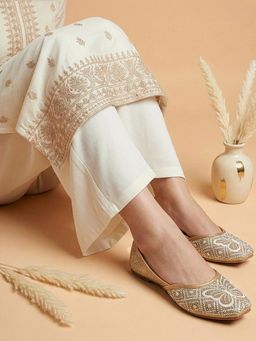 Aroom - Women Gold Ethnic Juttis With Soft Insole