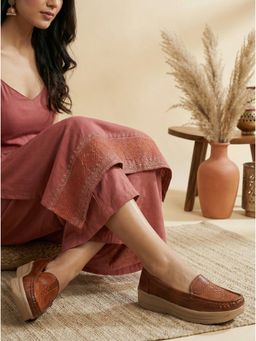Aroom - Women Brown Leather Casual Loafers