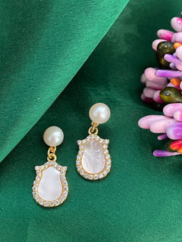 Digital Dress Room - Fresh Water Pearl Geometric Drop Earrings