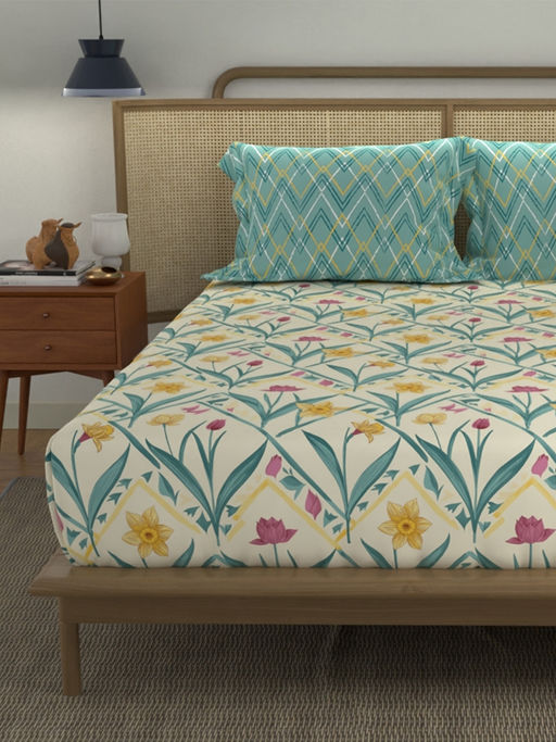 Urban Space Spring Turquoise Cotton Bedsheet with 2 Pillow Covers (Queen)