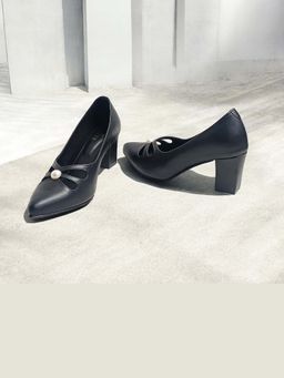 THE ALTER - Cutwork Pearl Block Heel Pumps