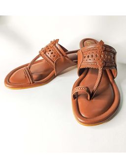 THE ALTER - Monochrome Tan Kohla One Toe Flats
