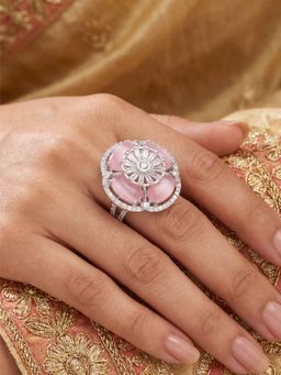 Nuyug - Rose Halo Royale Ring