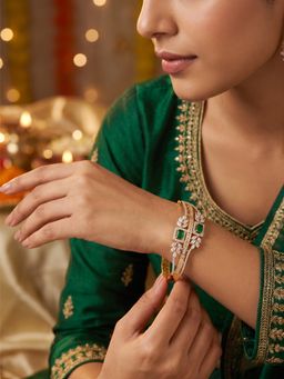 Nuyug - Emerald American Diamond Bracelet
