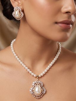 Nuyug - Pearl Bloom Jewellery Set